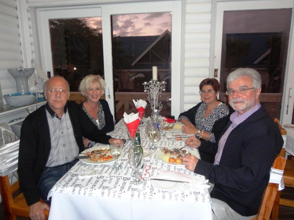 Oceans Hotel & Self Catering Mossel Bay Exteriör bild