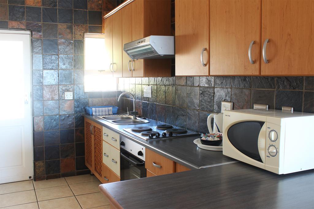 Oceans Hotel & Self Catering Mossel Bay Exteriör bild