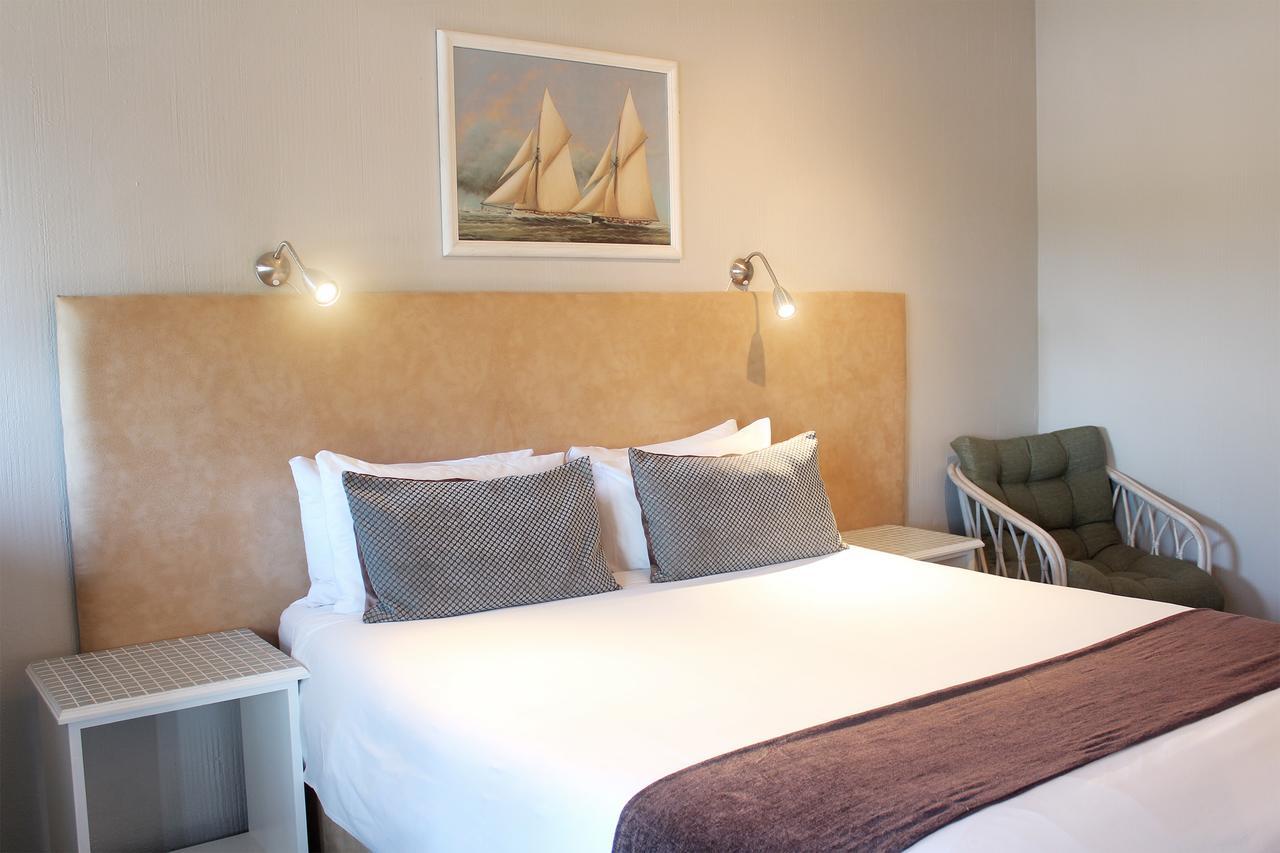 Oceans Hotel & Self Catering Mossel Bay Exteriör bild