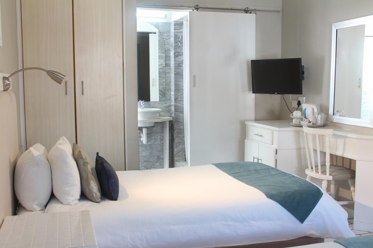 Oceans Hotel & Self Catering Mossel Bay Exteriör bild