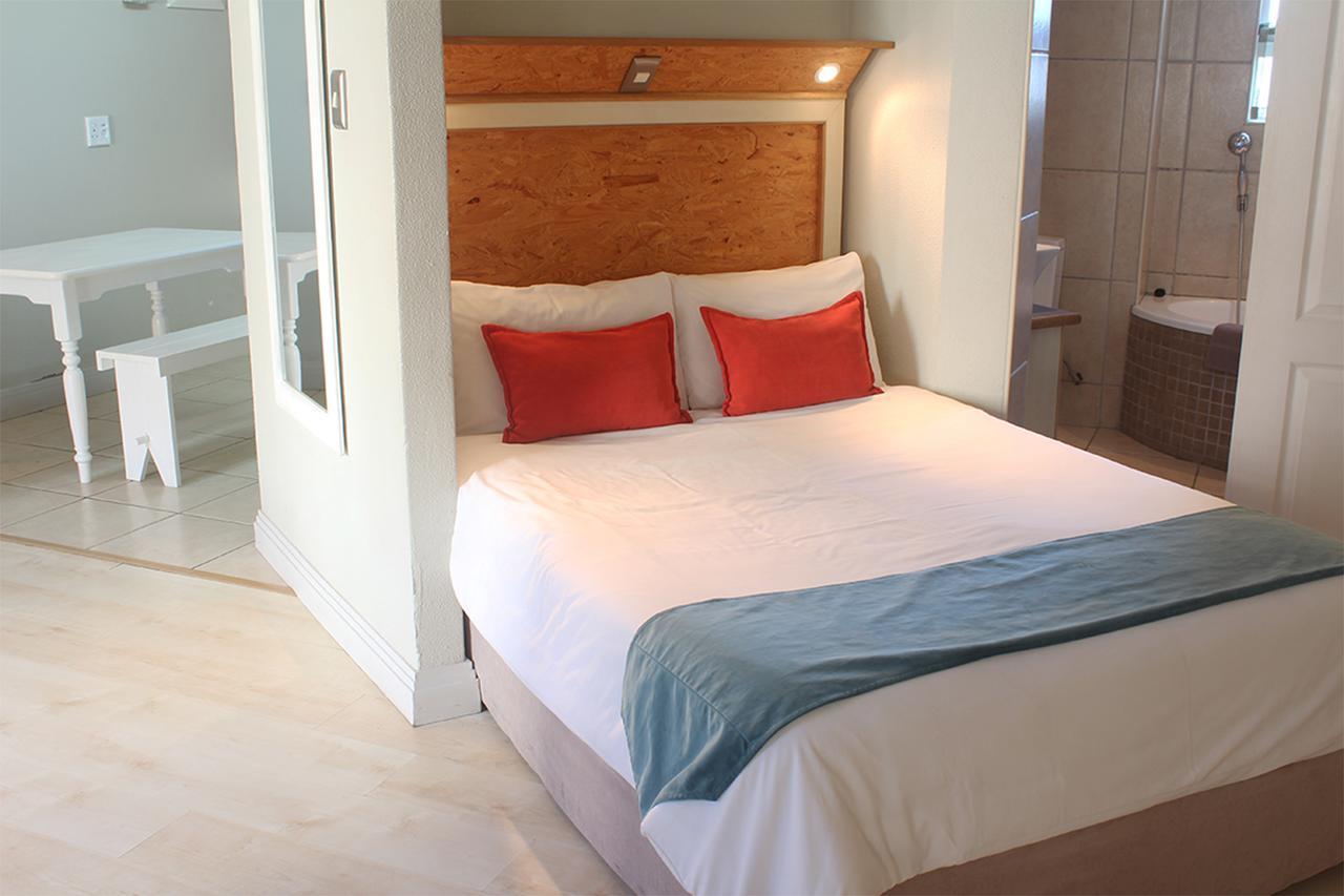 Oceans Hotel & Self Catering Mossel Bay Exteriör bild