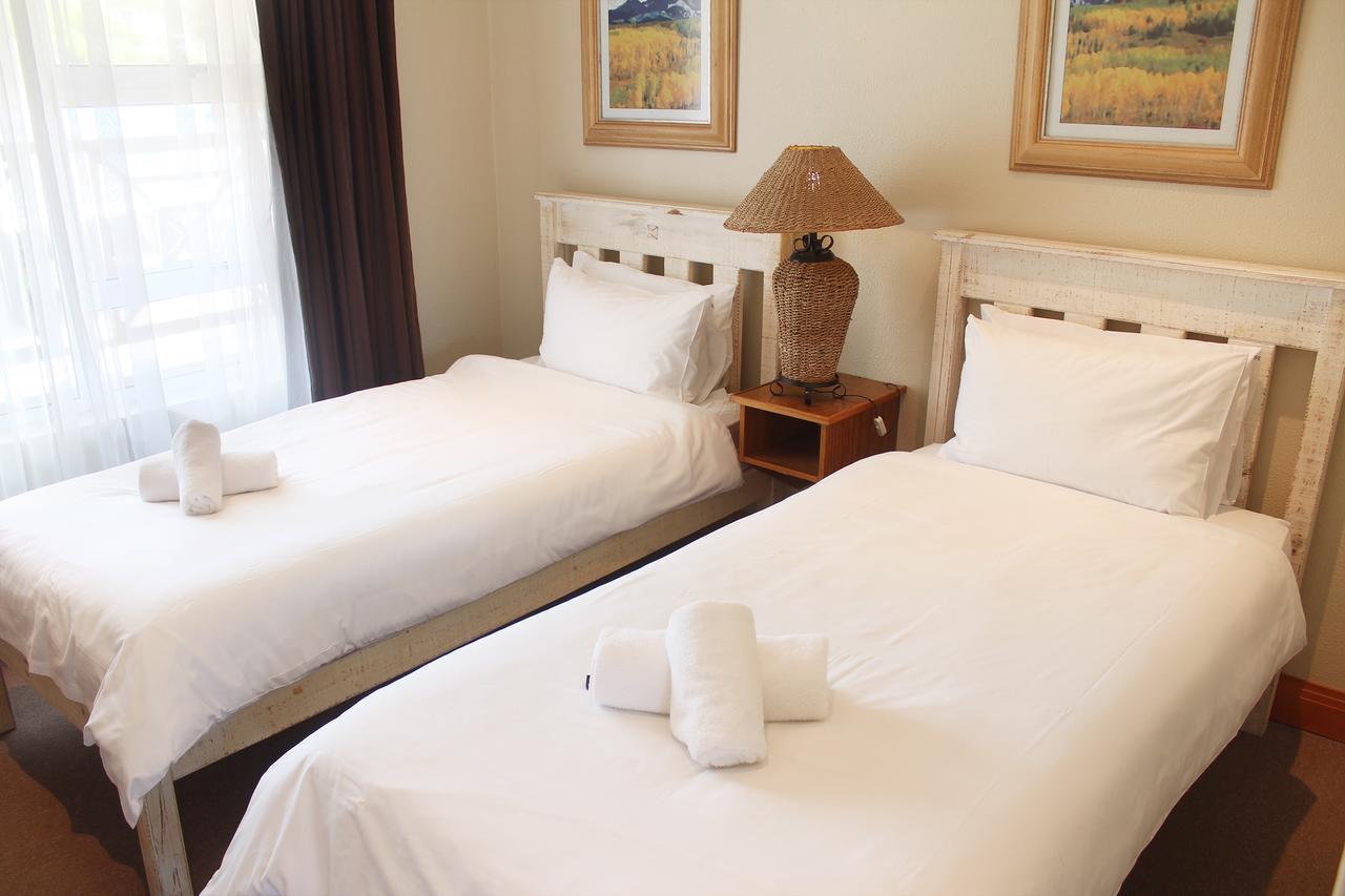 Oceans Hotel & Self Catering Mossel Bay Exteriör bild