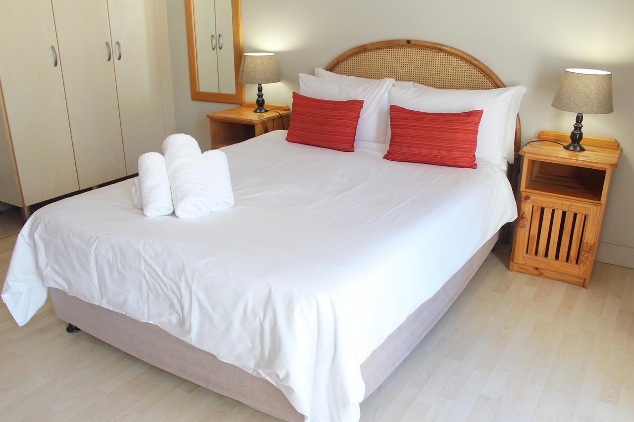 Oceans Hotel & Self Catering Mossel Bay Exteriör bild